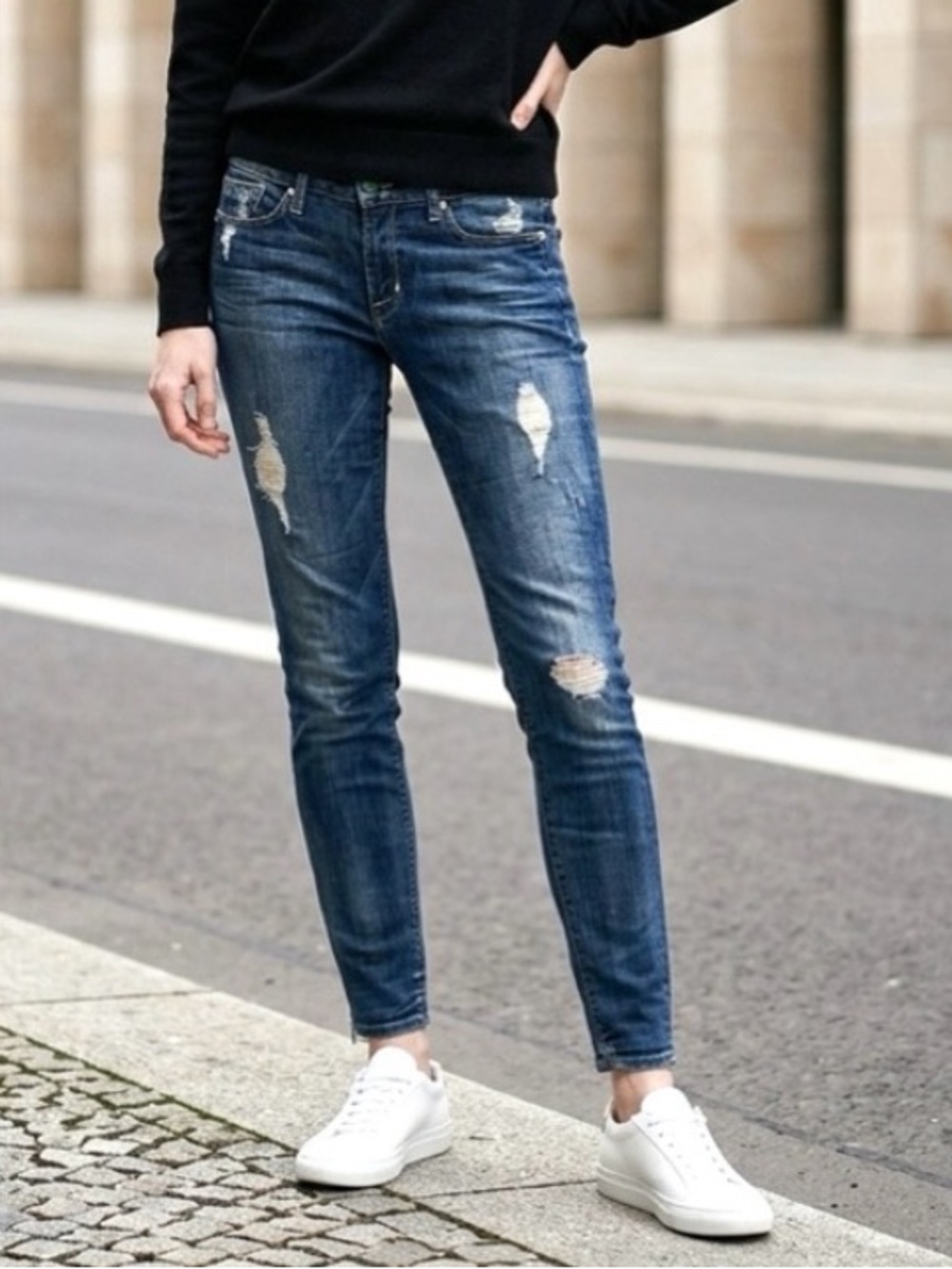 Hudson Jeans Krista Super Skinny Distressed Dark Wash Jeans - Size 27